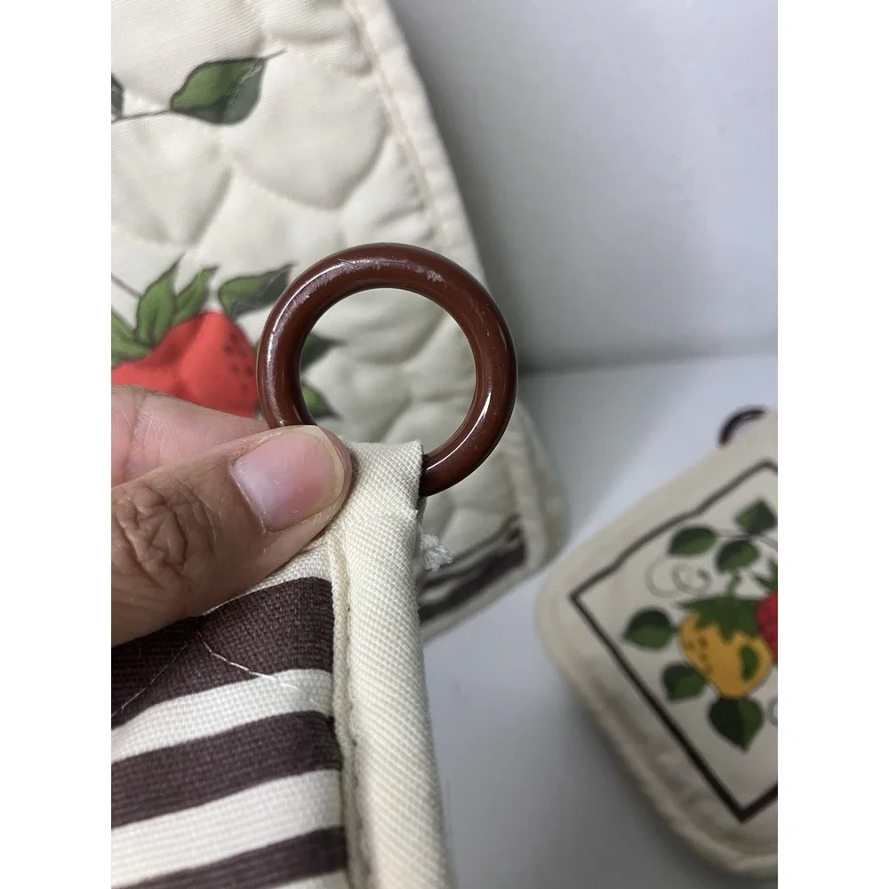 Vintage Strawberry Kitchen Set Blender Cover Pot Holders Oven Mitt Cottagecore